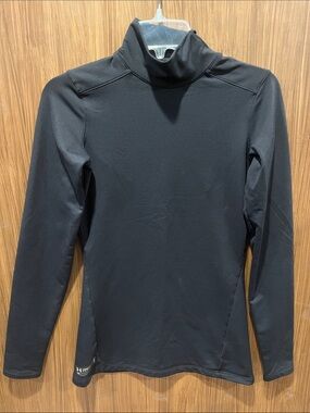 Under Armour Fitted Cold Gear Under Layer Shirt